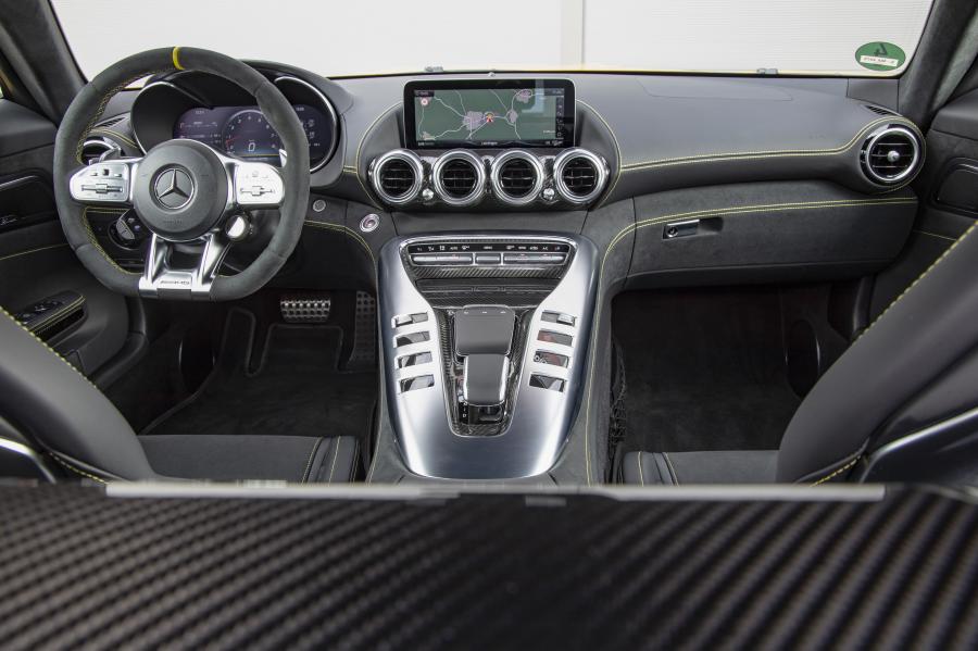 Торпедо Mercedes-AMG GT S (C190) 2019 года  (WW) (фото 15 из 26)
